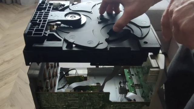 Ремонт музыкального центра LG FFH-5500 и установка модуля Bluetooth смотреть онлайн