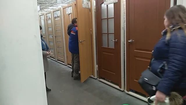 Поездка в Леруа Мерлен за дверью в Лешкину комнату. смотреть онлайн