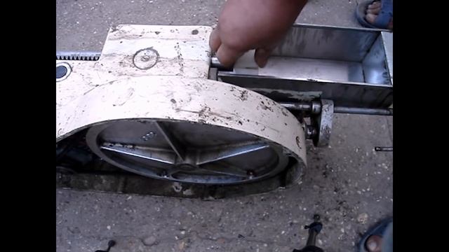 Топливные брикеты своими руками!!!Принцип действия пресса, для производства топливных брикетов!!! смотреть онлайн