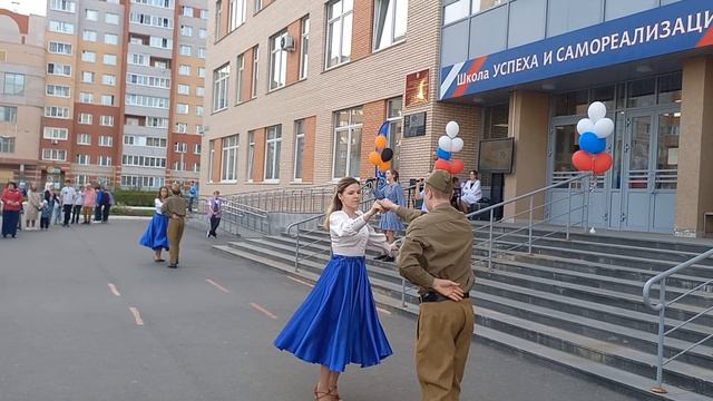 "Тучи в голубом",муз.А.Журбина, сл.П.Синявский смотреть онлайн