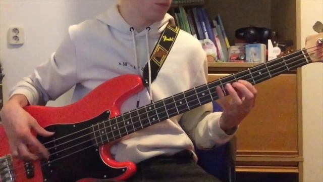 MANESKIN - I WANNA BE YOUR SLAVE(Bass cover) смотреть онлайн