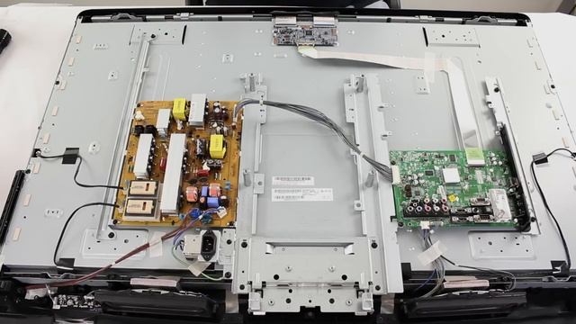 LCD & LED TV Repair - No Picture No Image & Blank Black Screen Flashlight Test - Fix LCD & LED TVs смотреть онлайн