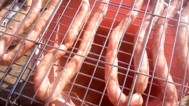 картошка домашняя колбаска курочка на мангале . День лентяя смотреть онлайн