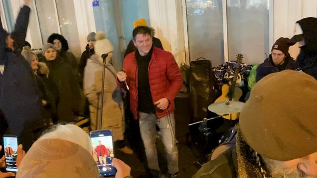 Уличные музыканты... Новогодний Питер смотреть онлайн