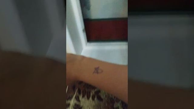 Короче говоря Я набил татуировки в 9 лет Я не собирался набивать татуировки в реальности смотреть онлайн