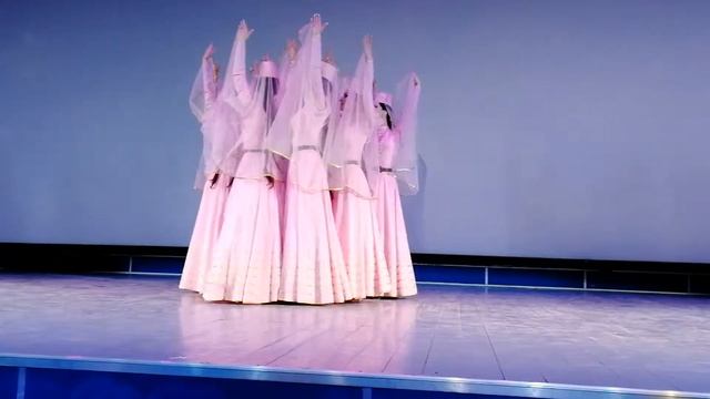 Ансамбль танца "Алан". Девичий танец. Ульяновск 14.04.2019г. смотреть онлайн
