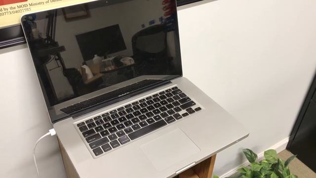 2011 MacBook Pro with Radeon GPU glitch rebooting constantly смотреть онлайн