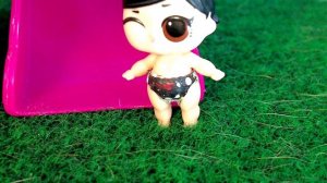 НАЙДИ ГЛАЗ МОНСТРИКА👀🤣ИГРА для малышей ЛОЛ сюрприз в детском садике! Смешные мультики Даринелка