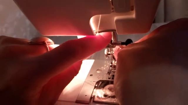 Как пользоваться нитковздевателем в швейной машине Janome My Excel 1221 смотреть онлайн