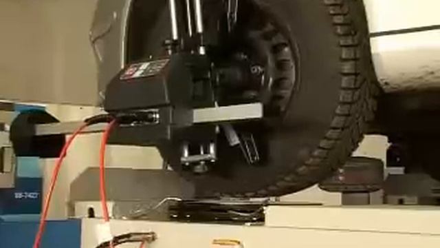 стенд развала-схождения колес Trommelberg URS1801.avi смотреть онлайн