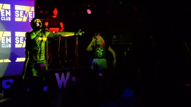 2rbina 2rista SEVEN Club