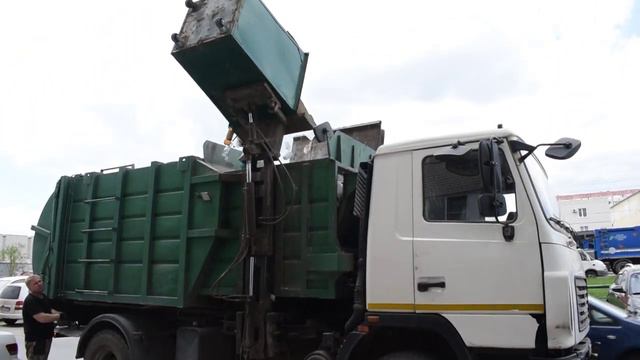 Мусоровоз МКМ-3403 (МК-3451-03) на шасси МАЗ-5340B2 (В 571 ХХ 22) / Garbage truck MAZ-5340B2. смотреть онлайн