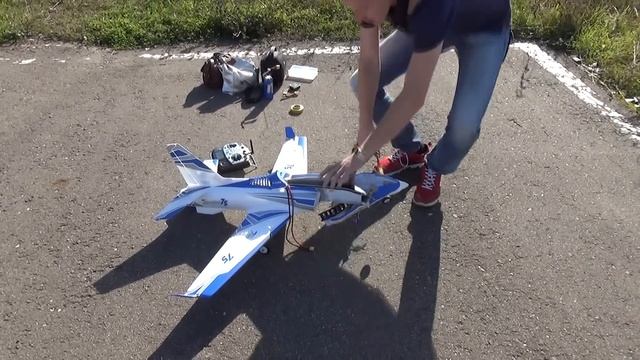 КРАШ-ТЕСТ. Радиоуправляемый импеллерный самолет HobbyKing Tornado 75 EDF Sports Jet смотреть онлайн