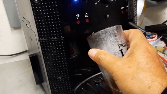 Кофемашина Krups ЕА81- больше профилактика чем ремонт. Часть первая. смотреть онлайн