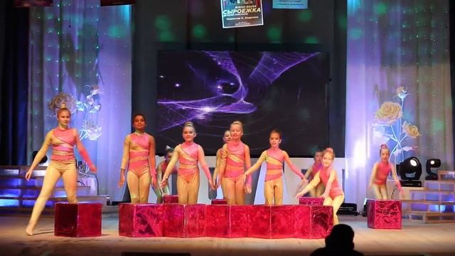 танец на кубах смотреть онлайн