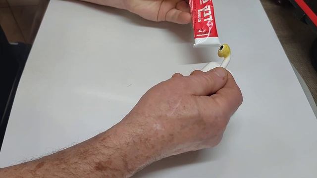 как улучшить держание наушника в ухе. смотреть онлайн