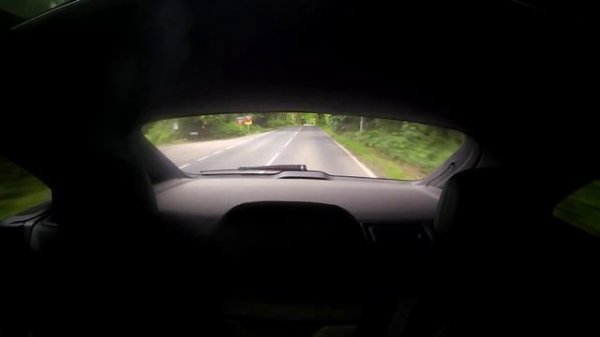 Porsche Macan SUV expert car review