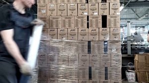 Обматываю паллет стретч плёнкой