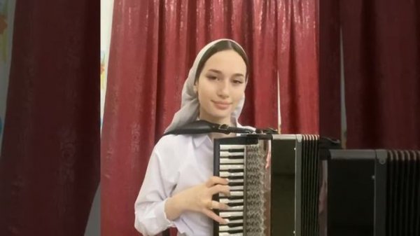 ЧЕЧЕНКА ПОЁТ НА ГАРМОШКЕ 😍