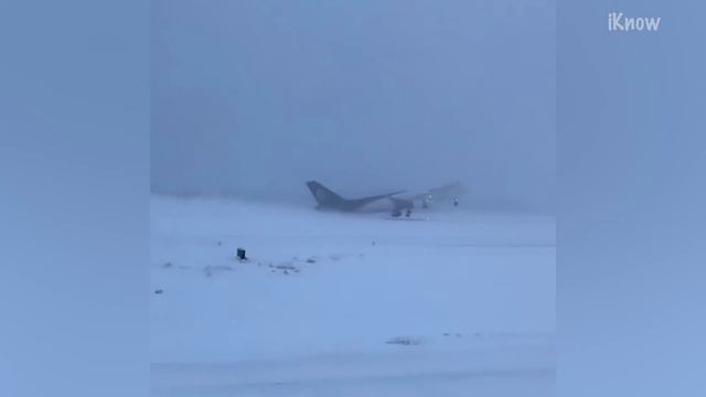 Самолет Едва Не Разбился При Посадке смотреть онлайн