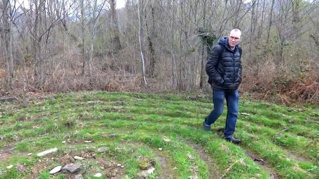 Экскурсия к дольменам и каменному лабиринту в урочище Колежтам. Лазаревское, Сочи. Апрель 2015. смотреть онлайн