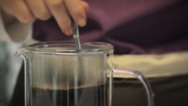How to prepare coffee in the French Coffee Maker? | Tramontina смотреть онлайн