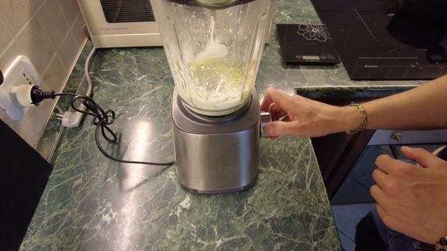 POACHED Eggs Con ASPARAGI Cotti In CBT