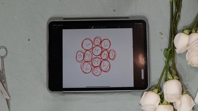 Arranging a perfect bridal bouquet with 12 roses смотреть онлайн