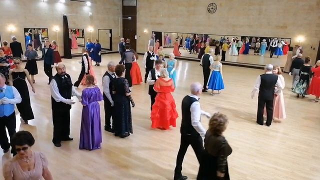Танцевальный вечер в новом зале на Смольной Карагезовой И.В. 19.11.22г смотреть онлайн