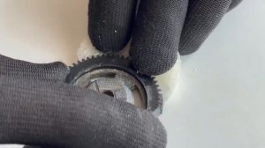 Автослесарь показал хитрый способ, восстановления зубьев, на косозубой шестерёнке, используя свечу