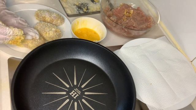 Ни рыба ни мясо,а получаются очень сочные котлетки внутри и хрустящие снаружи!? смотреть онлайн