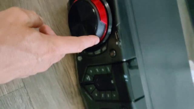 Музыкальная система LG xboom HI-FI CJ45 смотреть онлайн