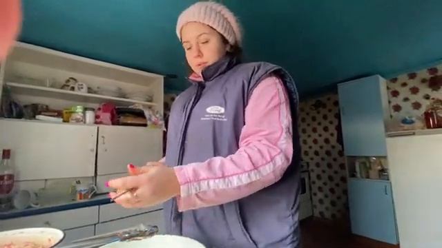 ПРОГУЛКА ПО МИННОМУ ПЛЯЖУ | ОТКРЫВАЕМ СЕЗОН ШАШЛЫКОВ НА ДАЧЕ смотреть онлайн