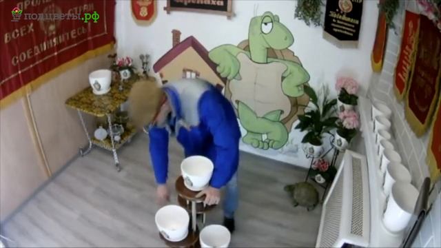 Напольная подставка для цветов из МДФ "Трионикс-4" смотреть онлайн