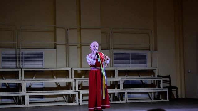 Хабенко Арина "Комарики-комарочки мои" рус. народная песня, аранжировка и обработка "Терем-квартет" смотреть онлайн