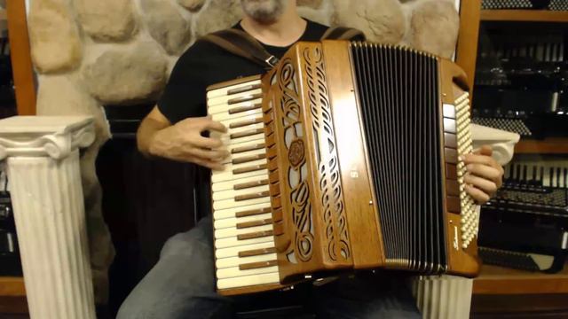 SCANINTENSE37 - Walnut Scandalli Intense Piano Accordion LMMM 37 120 $6995 смотреть онлайн