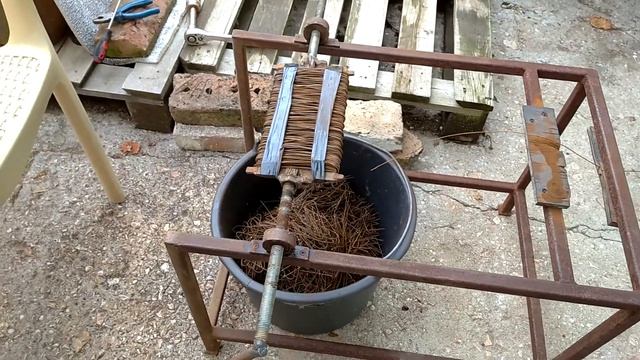 Рассада клубники. Изготовление скоб для рассады клубники в стаканчики. Скобы для стаканчиков.