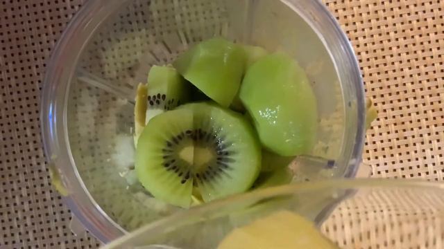 Avocado And Kiwi Fruit Smoothie