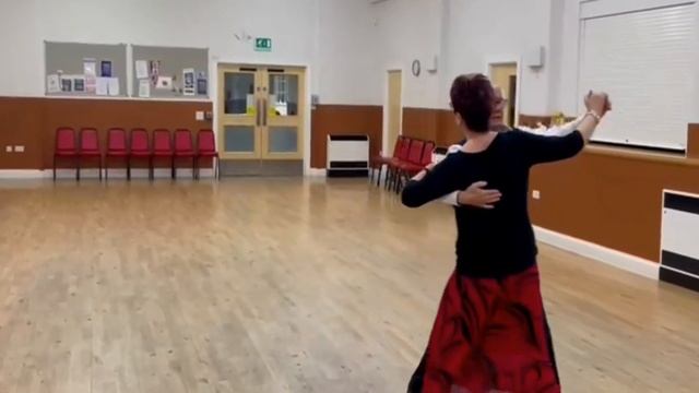 The King Charles Waltz . Show Dance version. The Walkthrough is coming soon ! смотреть онлайн