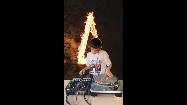 Dj Ricardo - ORTOFON SKRATCH NERDS 2022 - (ROUND 1) смотреть онлайн