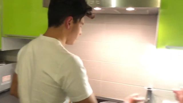 Бомж обед за 100 рублей в магазине Лента смотреть онлайн