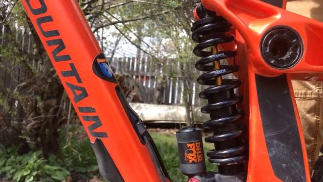 ROCKY MOUNTAIN MAIDEN// BIKE CHECK AND REVIEW смотреть онлайн