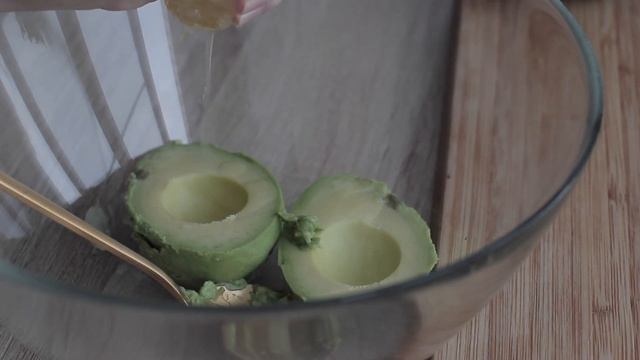 авокадо тост с лососем и салатом чука, с редькой и козьим сыром| avocado toast dressings смотреть онлайн