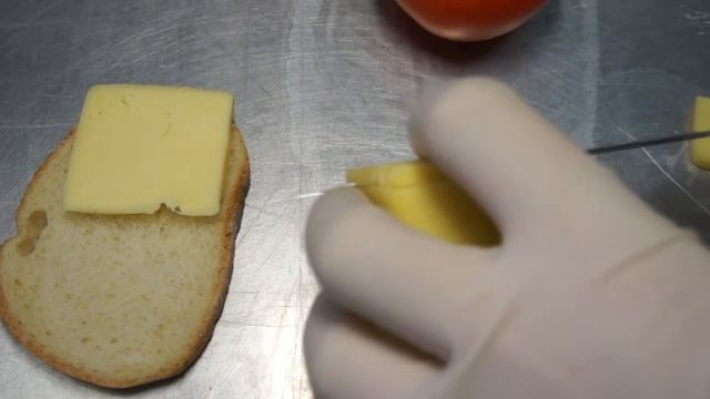 Бутерброд с помидорами и сыром (Tomato sandwich with cheese) смотреть онлайн