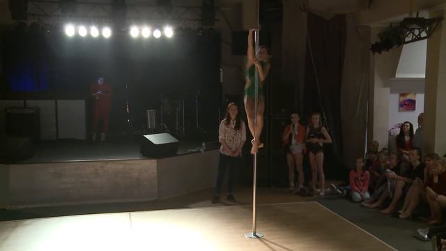 Настя Савельева. Чемпионат pole kids смотреть онлайн