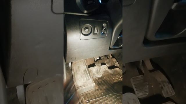 Установка ПТФ на Лада Х Рей вторая часть. смотреть онлайн