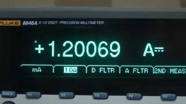 Fluke 8846A - showing update rate on the display and some of the analyzer functions