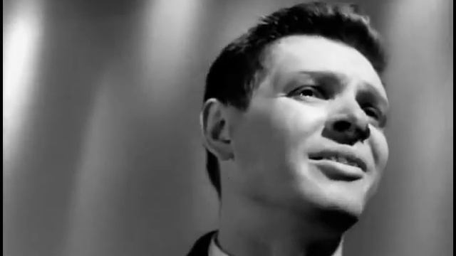 Эдуард Хиль. Как провожают пароходы смотреть онлайн