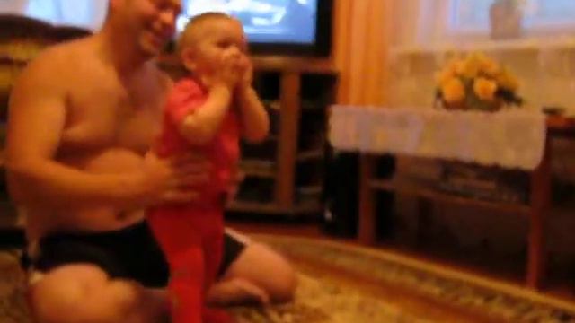 Алинка учится ходить смотреть онлайн