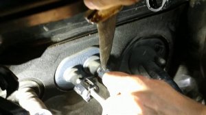 Как снять хомут с трубки кондиционера Toyota Camry acv30